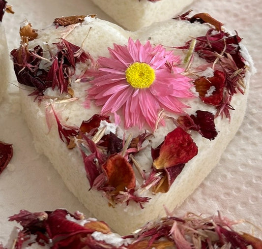 BATH BOMBS  BOTANICAL  LOVE HEARTS - WOMENS BLEND